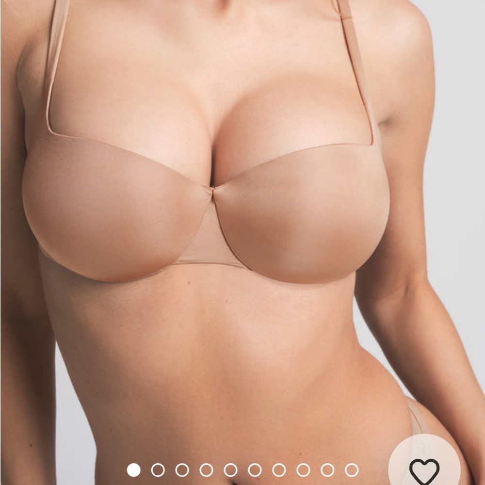 SKIMS ultimate Balconette Bra and 2 Pairs of socks Bundle - Picture 5 of 5